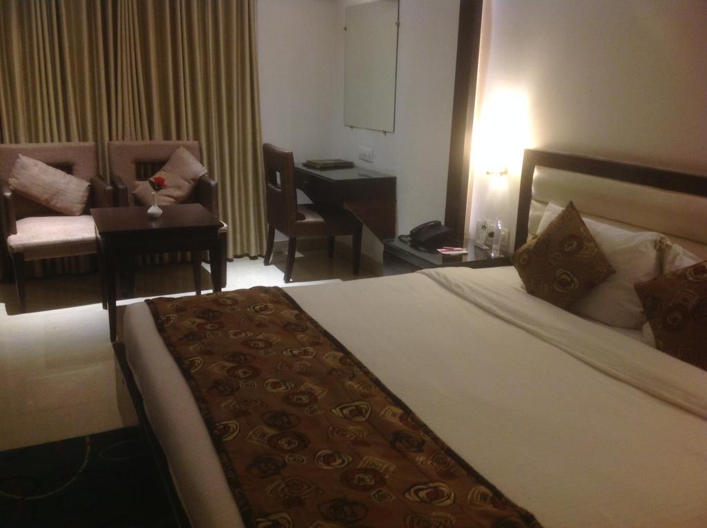 Hotel Landmark Gwalior Exterior foto