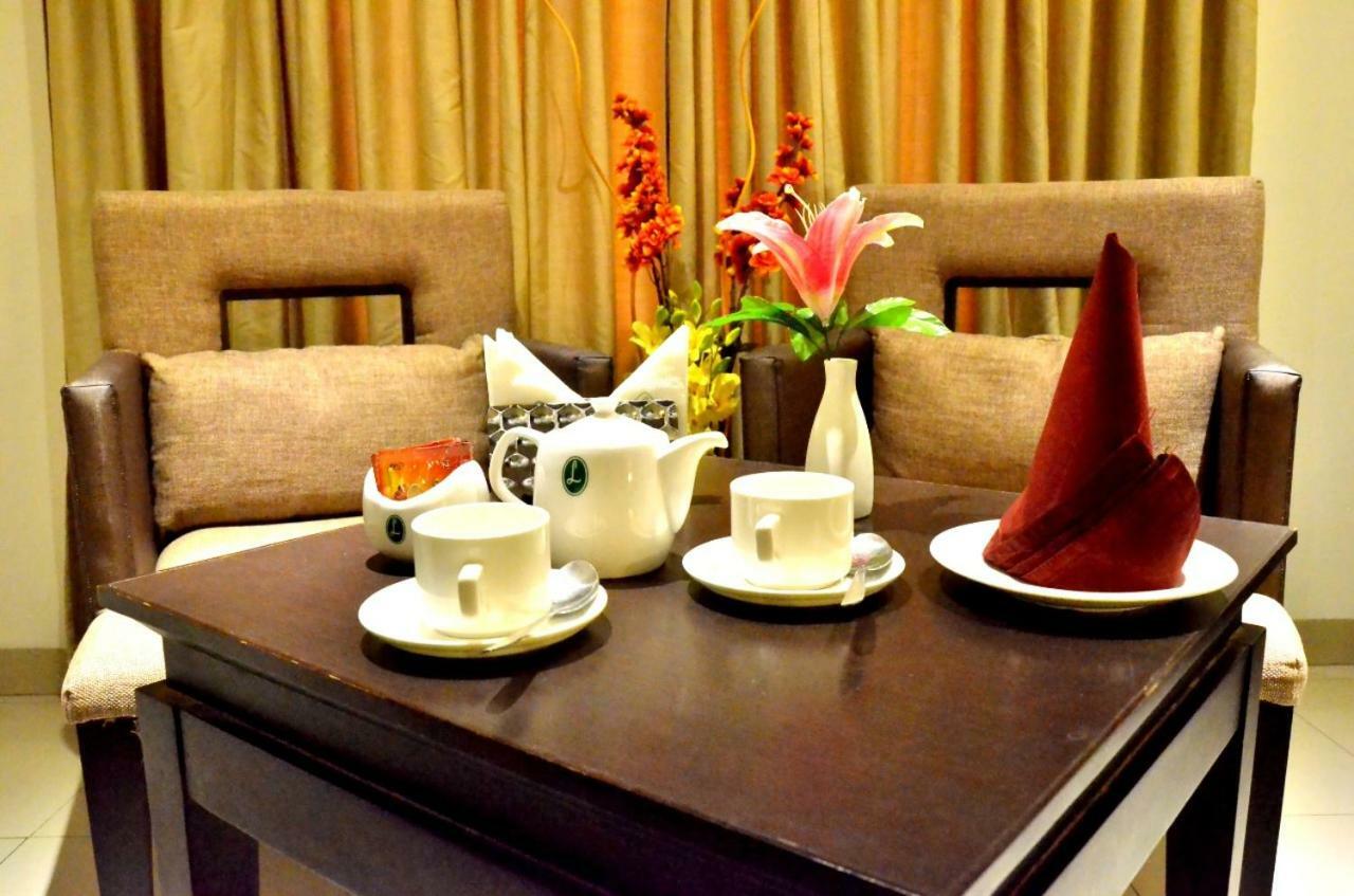 Hotel Landmark Gwalior Exterior foto