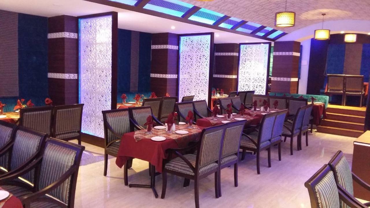 Hotel Landmark Gwalior Exterior foto