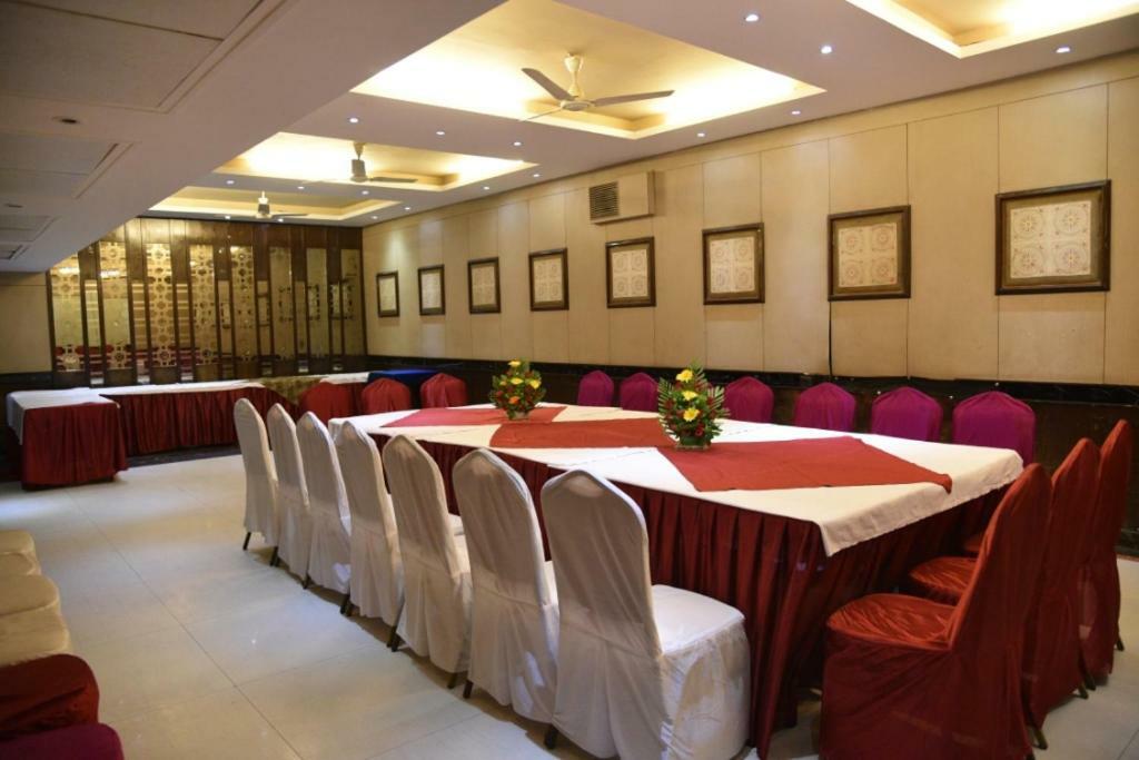 Hotel Landmark Gwalior Exterior foto