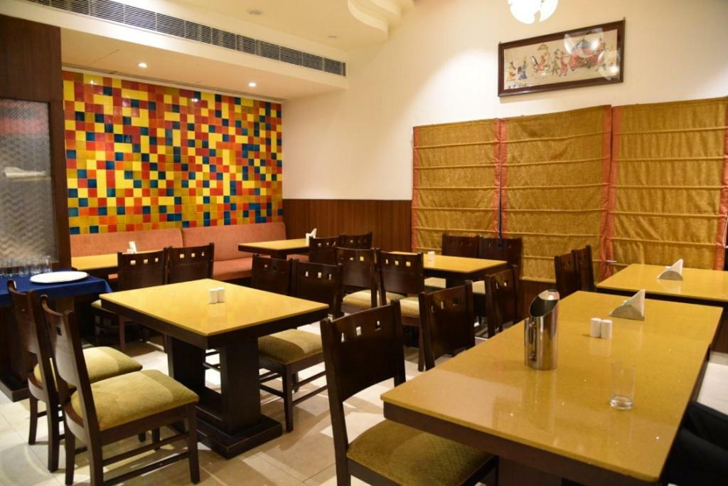 Hotel Landmark Gwalior Exterior foto